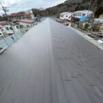 埼玉県川口市元郷にて突風で破損した老舗旅館の雨漏り修理、屋根修理〈ヒランビーを使用した葺き替え〉