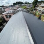 川口市青木にて天井の雨染みで雨漏り修理のご相談〈セメント瓦屋根を横暖ルーフへ葺き替え（築40年）〉