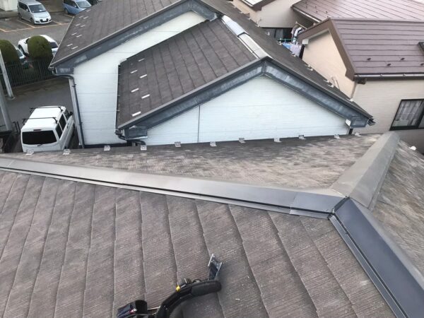 訪問業者の指摘で屋根点検のご相談｜川口市飯塚にて浮いた棟板金を交換（築20年） 施工後