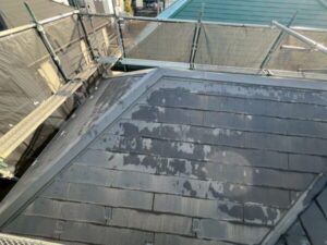 埼玉県川口市飯塚にて屋根修理〈スレート屋根からシルキーG2へカバー工法〉 施工前