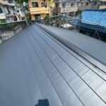 築25年初めての屋根のメンテナンス｜埼玉県川口市元郷にて屋根修理　〈スレートから横暖ルーフへカバー工法〉 施工後
