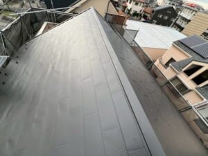 埼玉県川口市青木にて築20年戸建て屋根修理〈ヒランビーでカバー工法〉 施工後